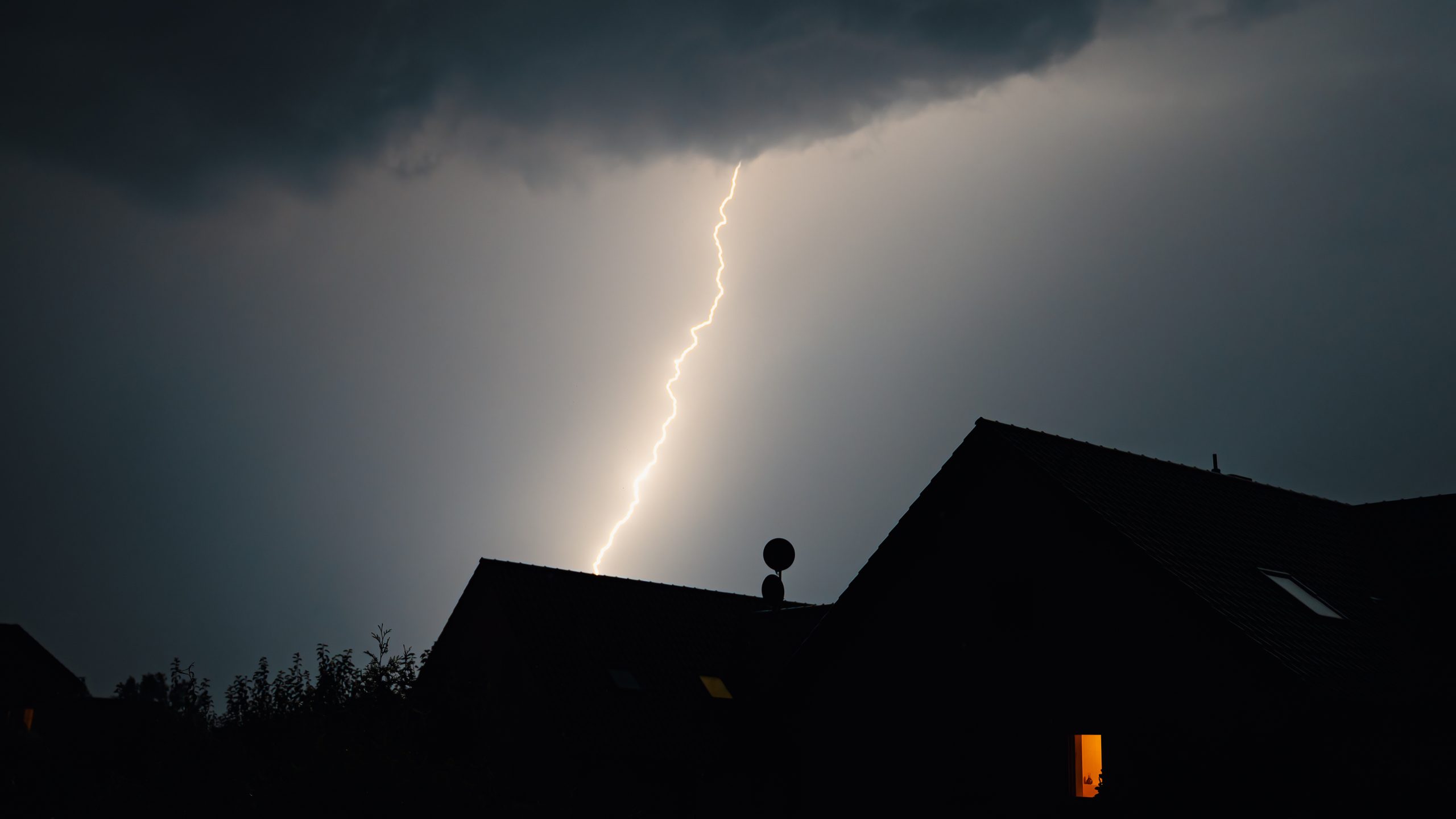 Insurers paid $1B in lightning claims: Triple-I